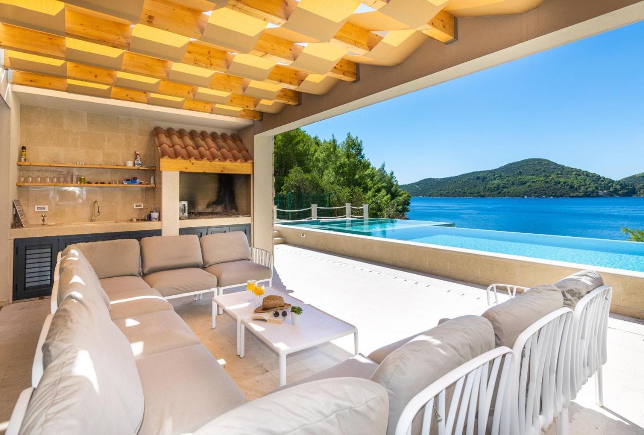 Beachfront Villa Brulupes In Secluded Bay Konstari Exterior foto